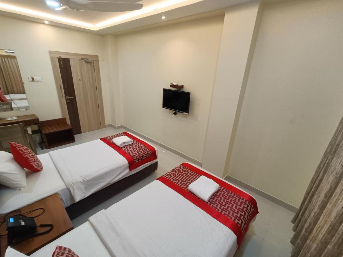 Hotel Sri Aswin Grand Nāmakkal Exterior foto